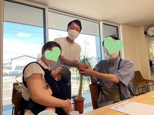 ご契約の握手