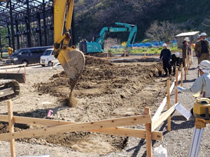 新築 根切り