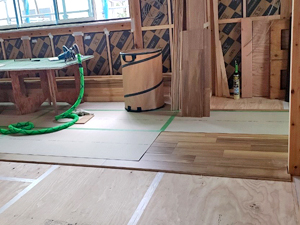 新築 フロア張り