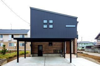 上越市 大人Café Living 外観